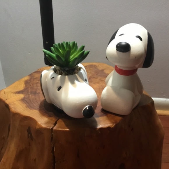 Snoopy   PLANTER. And FIGURINE. So darn cute !!! GIFT IDEA - Picture 9 of 11